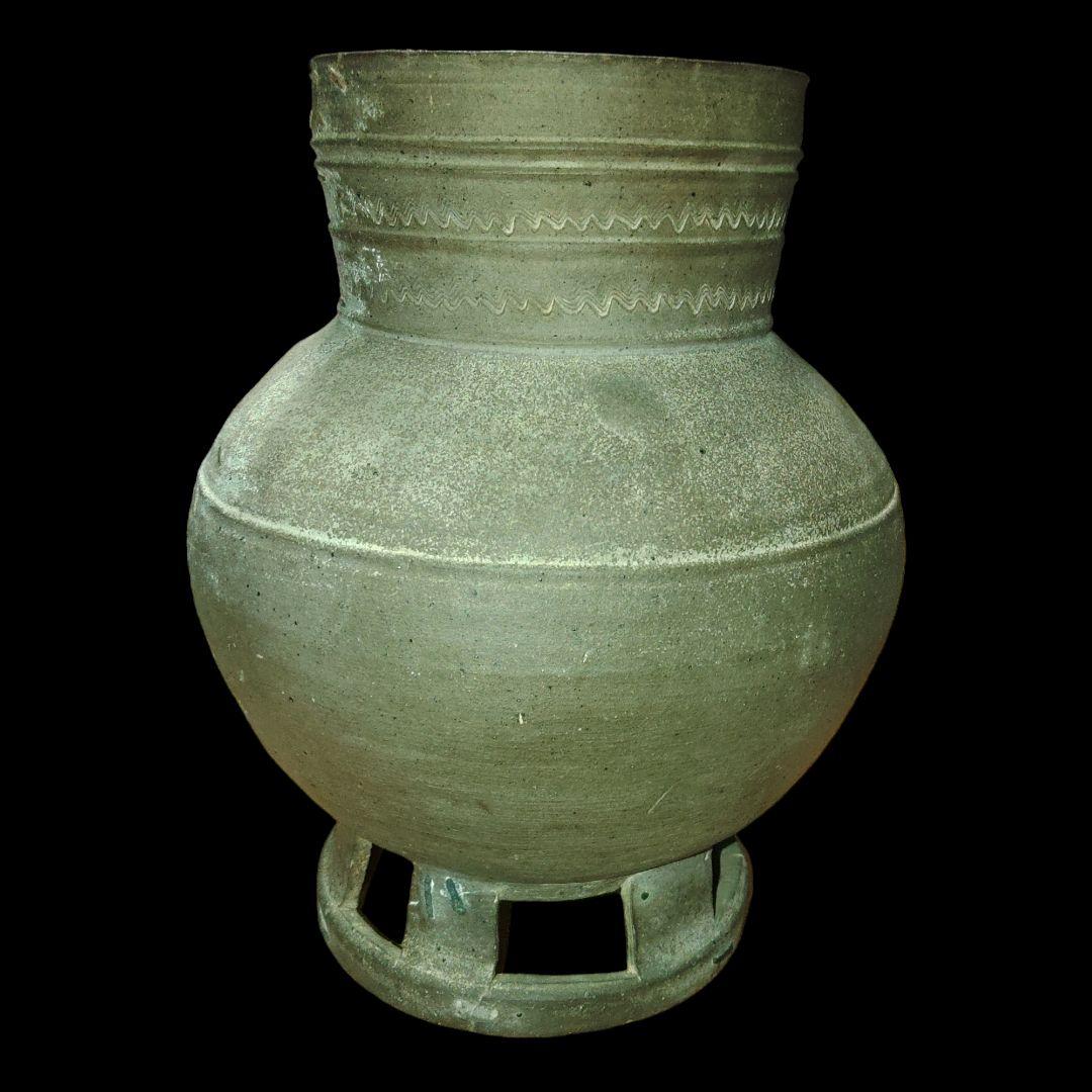 朝鮮　新羅　須恵器　台付長頸壺　5世紀 朝鮮 新羅 須恵器 台付長頸壺 5世紀 須恵器台付長頸壺 （古墳後期