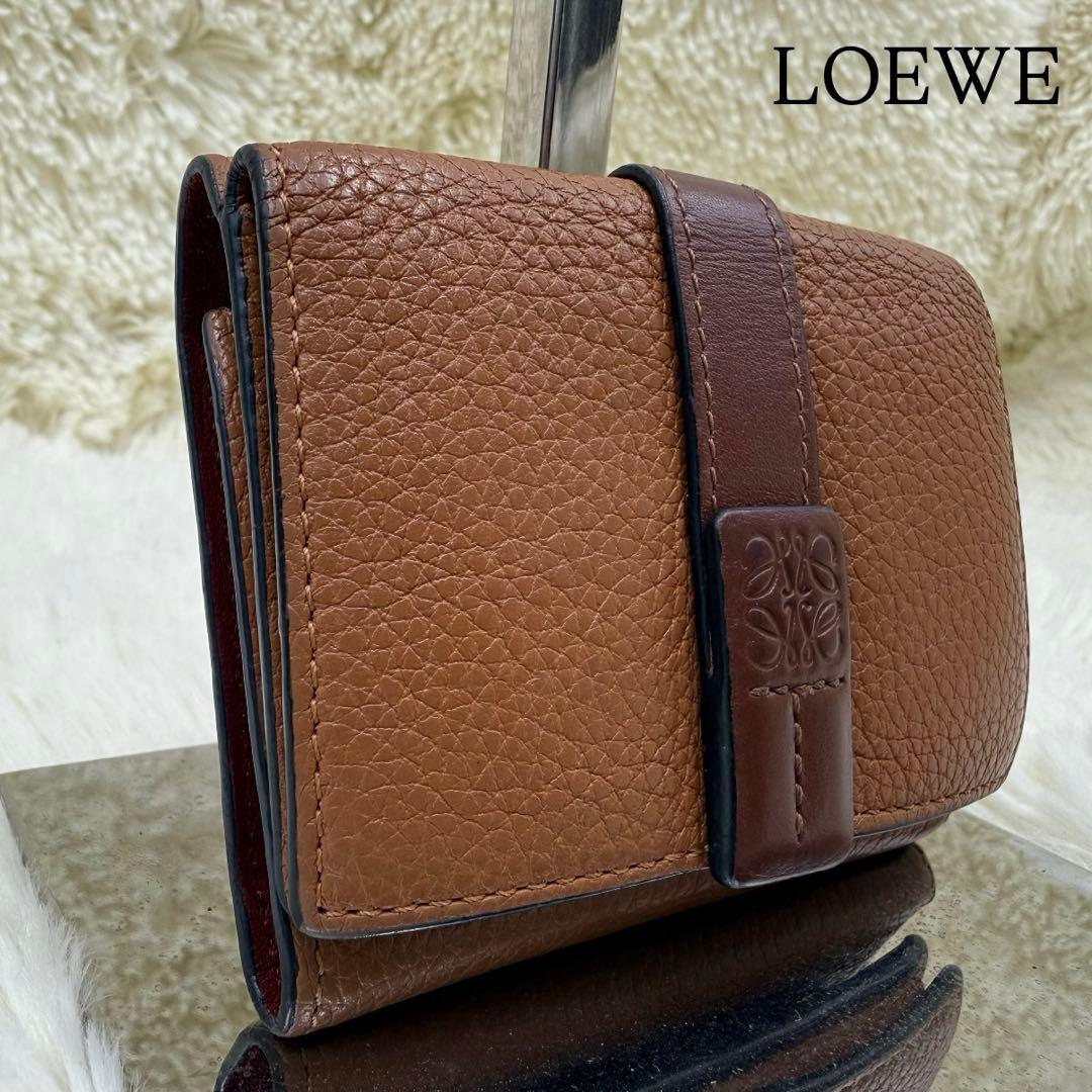 ✨美品✨ロエベ　三つ折り財布　トライフォールドウォレット　ブラウン　アナグラム LOEWE（ロエベ） 中古 三折財布 レディース ブランド アナグラム