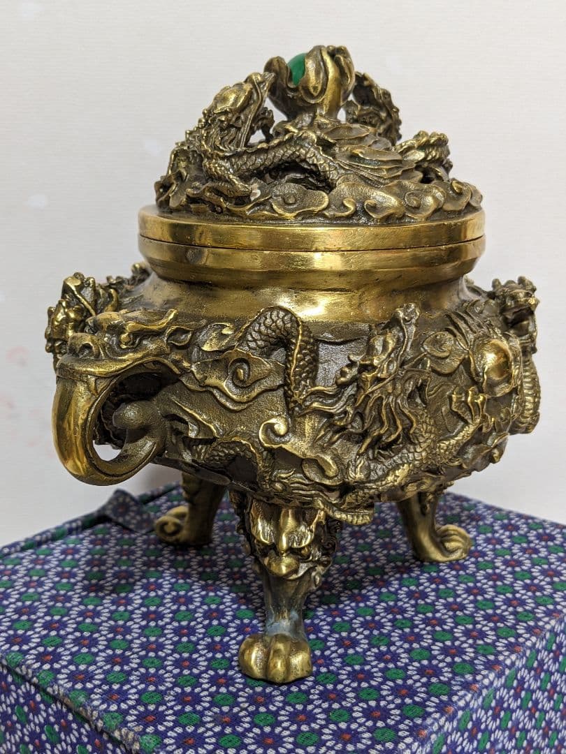 ♦中国 大明宣徳年製 蝋型細密 翡翠玉 龍文様 三足香炉 銅製 置物飾り 骨董品