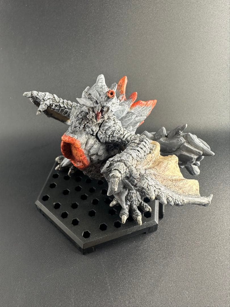 モンスターハンター　スタンダードモデル　フィギュア　辿異種グラビモス　鎧龍